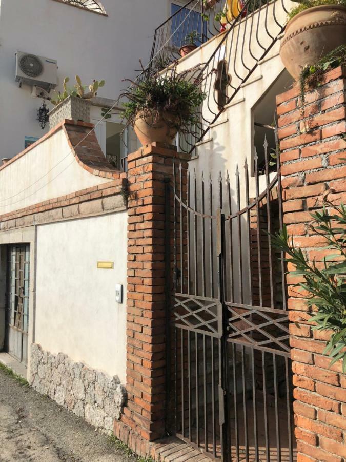 Sciala' Villa Taormina Exterior photo